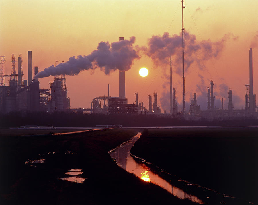 Oil refinery at dusk symbolising diesel prices